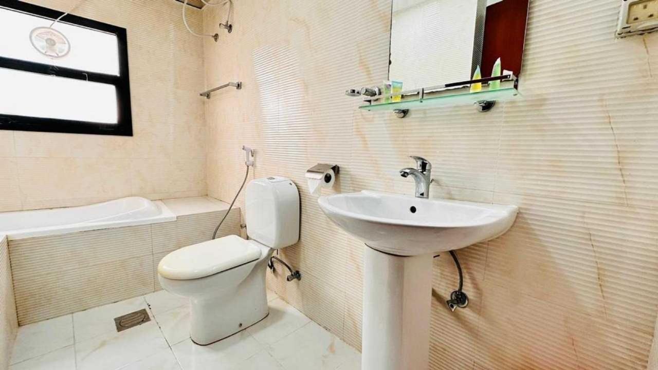 Sharjah Plaza Hotel Экстерьер фото